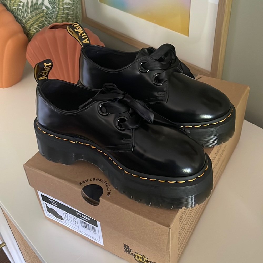 Doc Martens Holly Quad Retro Buttero Black Size US 7, UK 5, EU 38